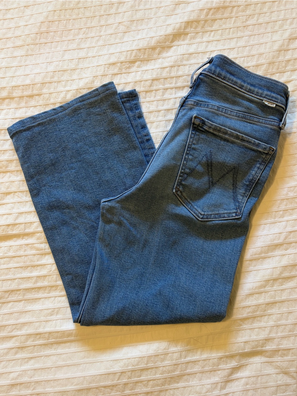 MOTHER- size 28 The Lil' Zip Rambler Flood.